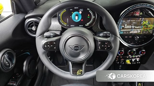 Mini Cooper Electric 2023 Черный из Кореи, фото 2