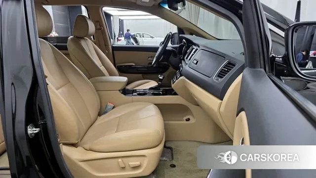 Kia The New Carnival 2018 Черный из Кореи, фото 2