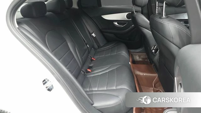 Mercedes-Benz C-Class W205 2018 Белый из Кореи, фото 2