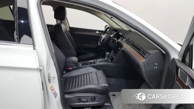 Volkswagen Passat GT (B8) 2018 Белый из Кореи, фото 2