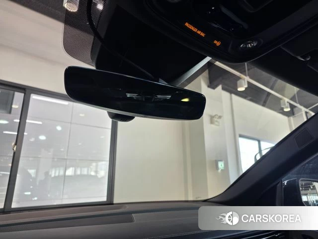 Audi Q8 (4M) 2025 Черный из Кореи, фото 2