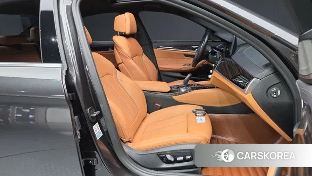 BMW 5 Series (G30) 2021 Серый из Кореи, фото 2