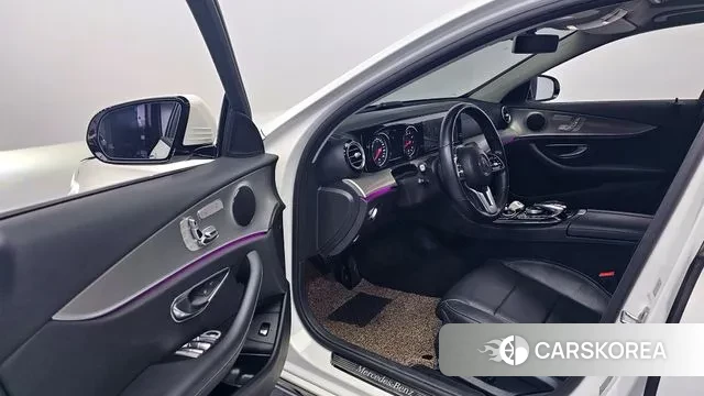 Mercedes-Benz E-Class W213 2018 Белый из Кореи, фото 2