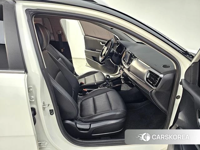 Kia Stonic 2018 Белый из Кореи, фото 2