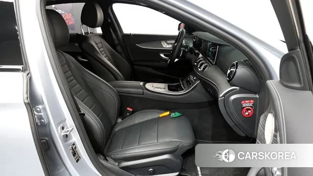 Mercedes-Benz E-Class W213 2023 Серебряный из Кореи, фото 2