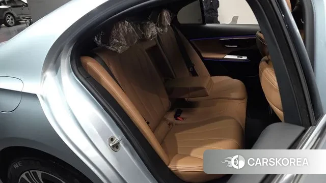 Mercedes-Benz E-Class W214 2024 Серебристо-серый из Кореи, фото 2