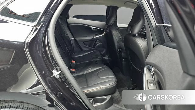 Volvo V40 Cross-Country 2019 Черный из Кореи, фото 2