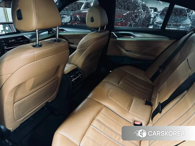 BMW 5 Series (G30) 2018 Белый из Кореи, фото 2