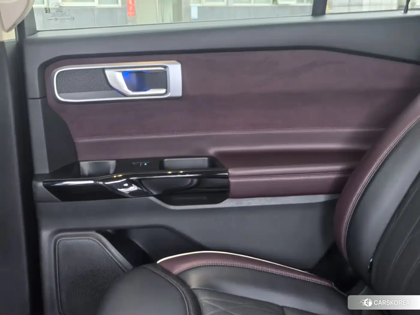 Ford Explorer 2023 Silver/gray из Китая, фото 2