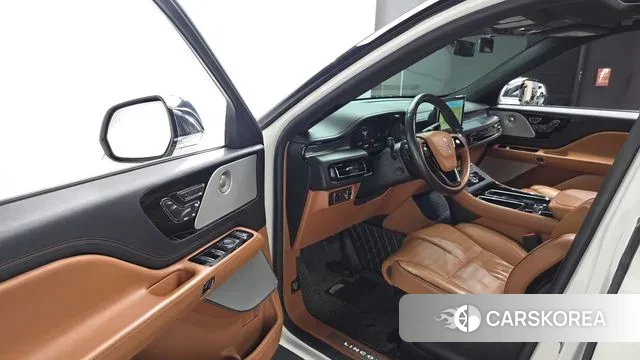 Lincoln Aviator 2nd generation 2021 Белый из Кореи, фото 2