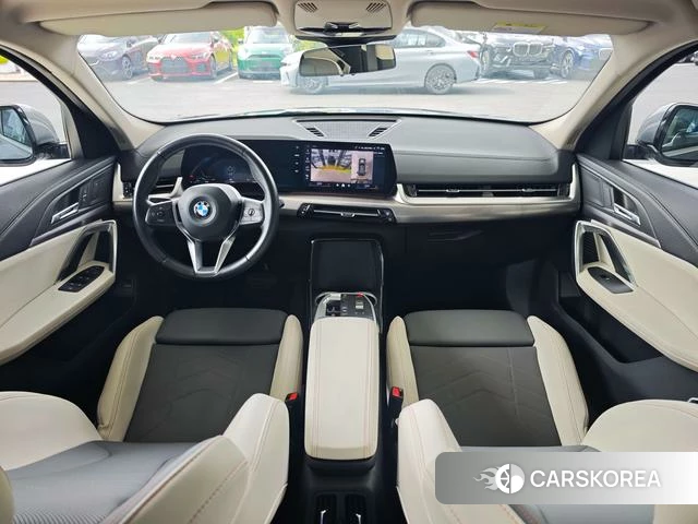 BMW X2 (import) 2024 Серебристо-серый из Китая, фото 2