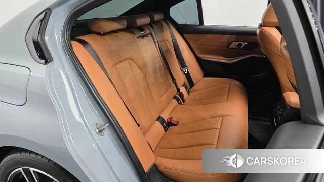BMW 3 Series (G20) 2022 Серебристо-серый из Кореи, фото 2