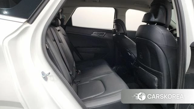 Kia Sportage 5th Generation Hybrid 2024 Белый из Кореи, фото 2