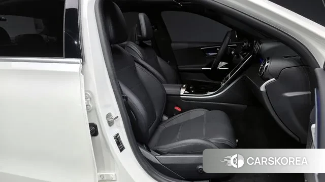 Mercedes-Benz C-Class W206 2024 Белый из Кореи, фото 2