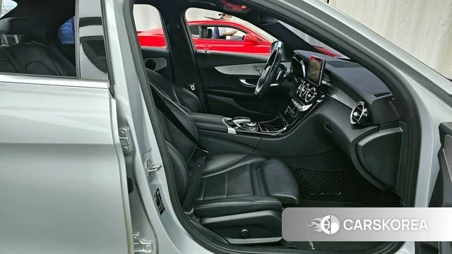 Mercedes-Benz C-Class W205 2018 Серебряный из Кореи, фото 2