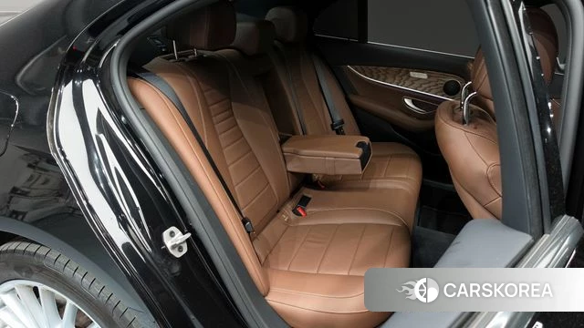 Mercedes-Benz E-Class W213 2023 Черный из Кореи, фото 2