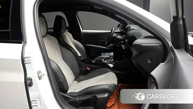 Peugeot e-208 second Generation 2020 Черный из Кореи, фото 2