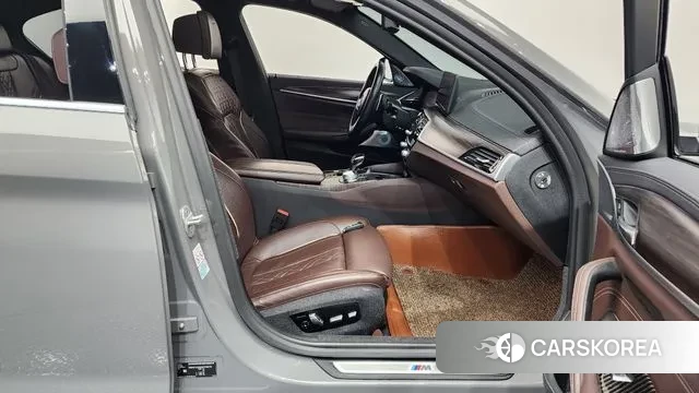 BMW 5 Series (G30) 2020 Серый из Кореи, фото 2