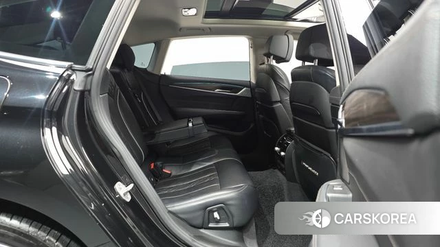 BMW 6 Series GT (G32) 2022 Черный из Кореи, фото 2