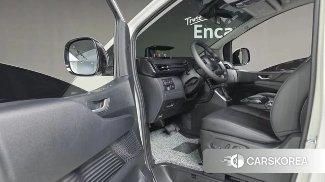 Hyundai Staria 2025 Белый из Кореи, фото 2