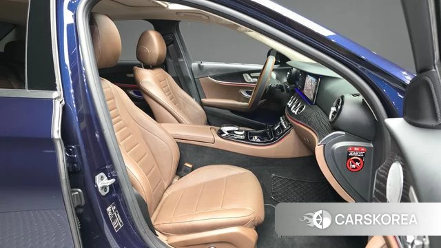 Mercedes-Benz E-Class W213 2019 Синий из Кореи, фото 2