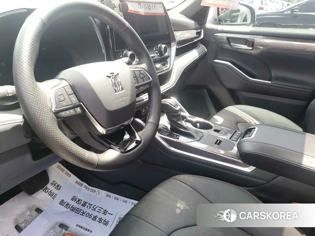 Toyota Crown Lufang 2025 Белый из Китая, фото 2