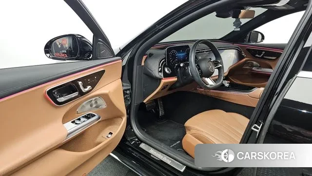 Mercedes-Benz E-Class W214 2024 Черный из Кореи, фото 2