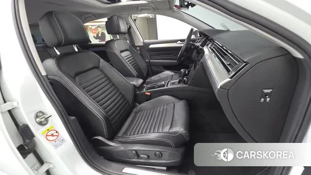 Volkswagen Passat GT (B8) 2022 Белый из Кореи, фото 2