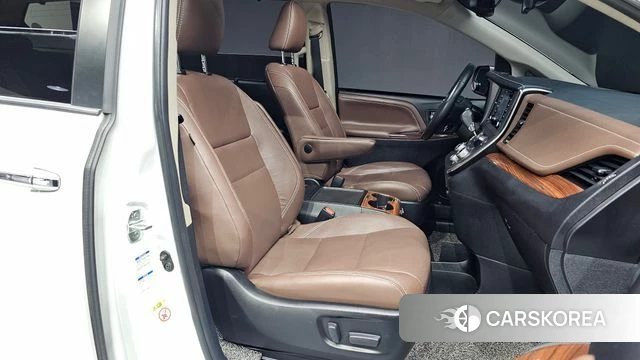 Toyota Sienna 2018 Белый из Кореи, фото 2
