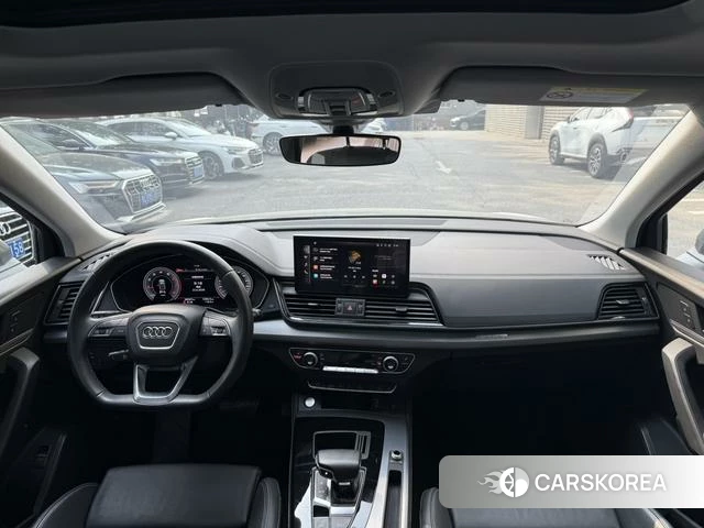 Audi Q5L 2022 Темно-серый из Китая, фото 2