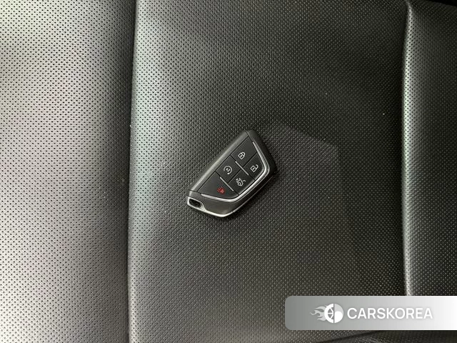 Cadillac CT4 2023 Синий из Китая, фото 2