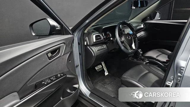 Ssangyong The New Tivoli 2023 Серебристо-серый из Кореи, фото 2