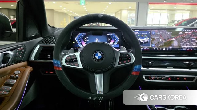 BMW X7 (G07) 2023 Белый из Кореи, фото 2