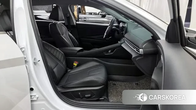 Hyundai The New Avante (CN7) 2023 Белый из Кореи, фото 2