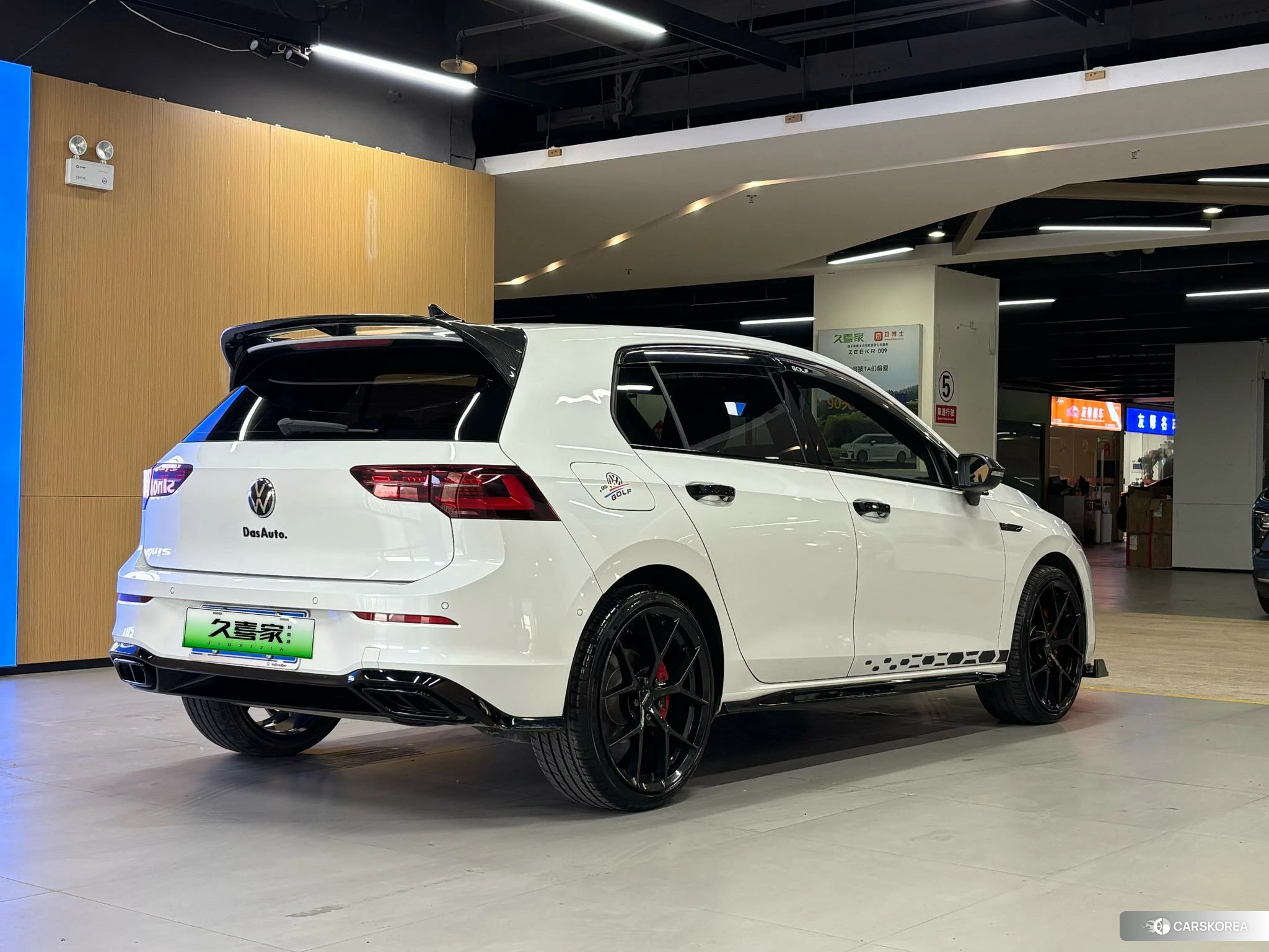 Volkswagen Golf 2022 Белый из Китая, фото 2