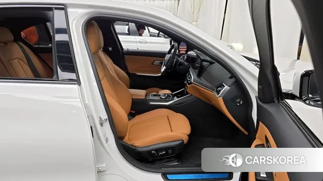 BMW 3 Series (G20) 2024 Белый из Кореи, фото 2