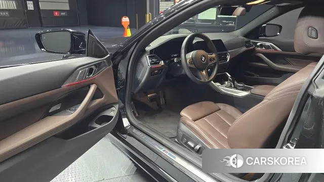 BMW 4 Series (G22) 2023 Черный из Кореи, фото 2