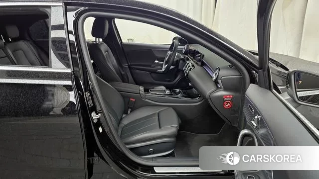 Mercedes-Benz A-Class W177 2025 Черный из Кореи, фото 2