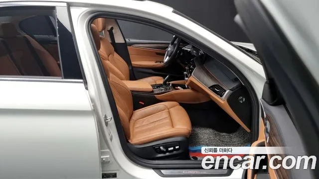 BMW 5 Series (G30) 2019 Белый из Кореи, фото 2