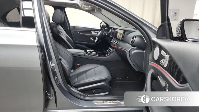 Mercedes-Benz E-Class W213 2019 Серый из Кореи, фото 2