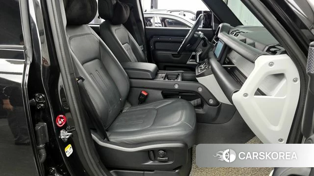 Land Rover Defender (L663) 2021 Черный из Кореи, фото 2