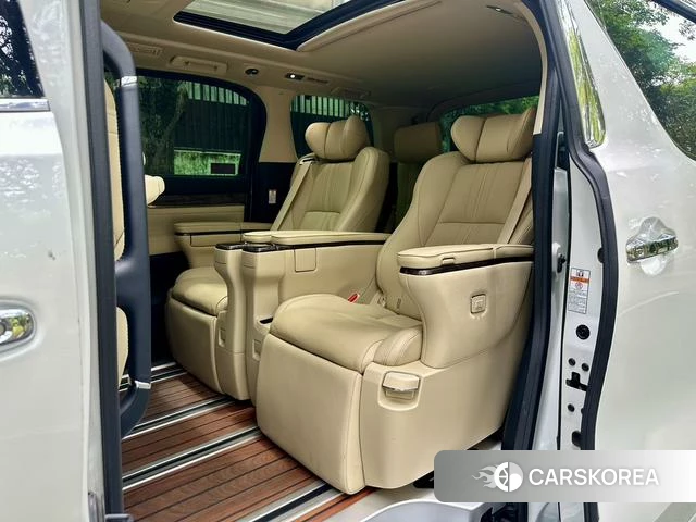 Toyota Elfa 2022 Белый из Китая, фото 2