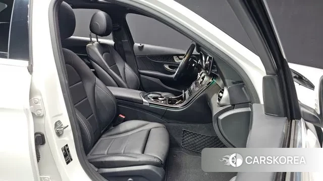 Mercedes-Benz C-Class W205 2019 Белый из Кореи, фото 2