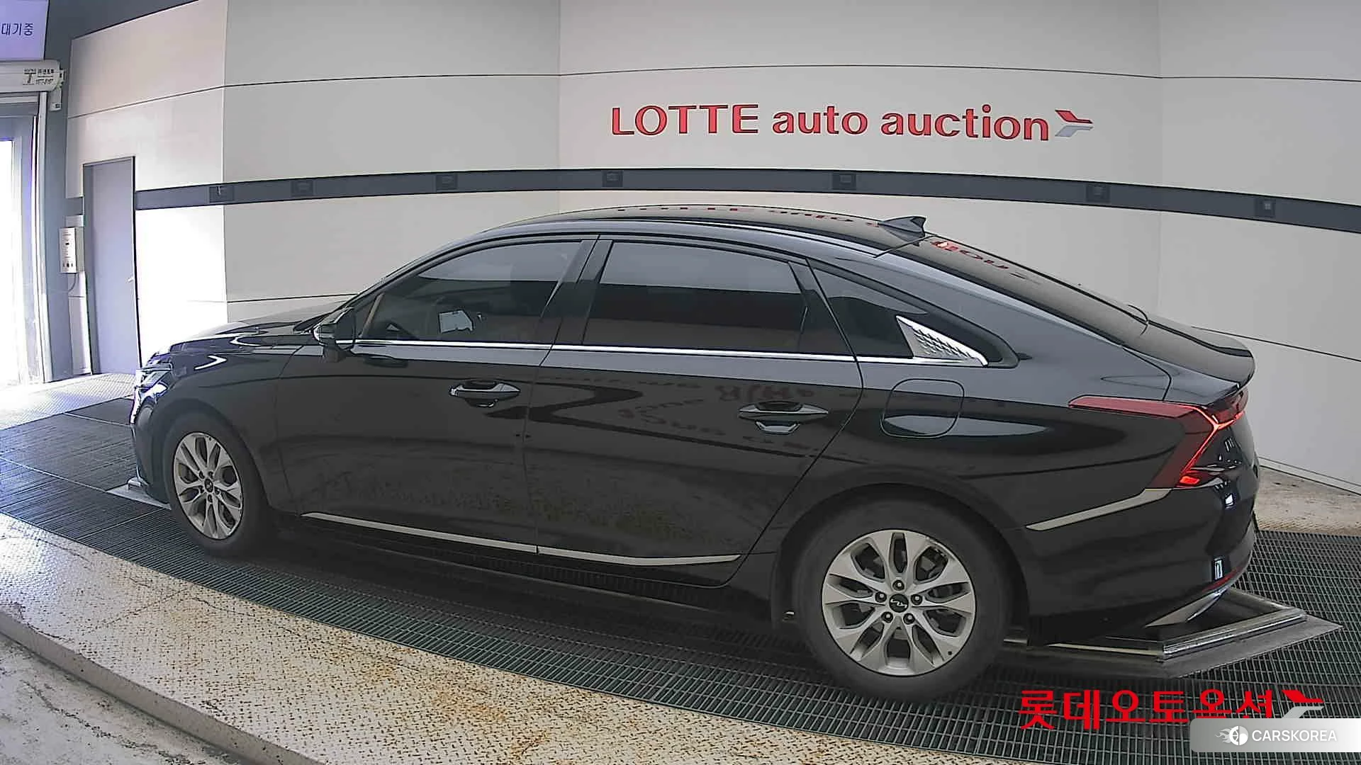 Kia K8 2022 Aurora Black Pearl из Кореи, фото 2