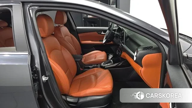 Kia The New K3 2nd generation 2022 Серый из Кореи, фото 2