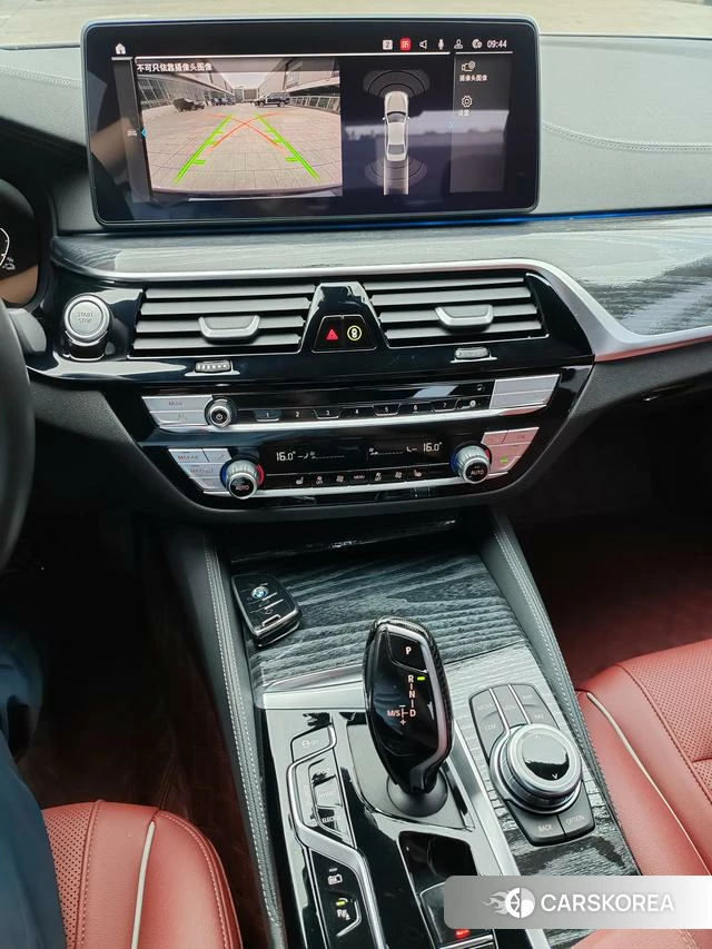 BMW 5 series PHEV 2022 Черный из Китая, фото 2