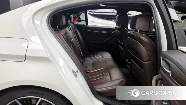 BMW 5 Series (G30) 2021 Белый из Кореи, фото 2