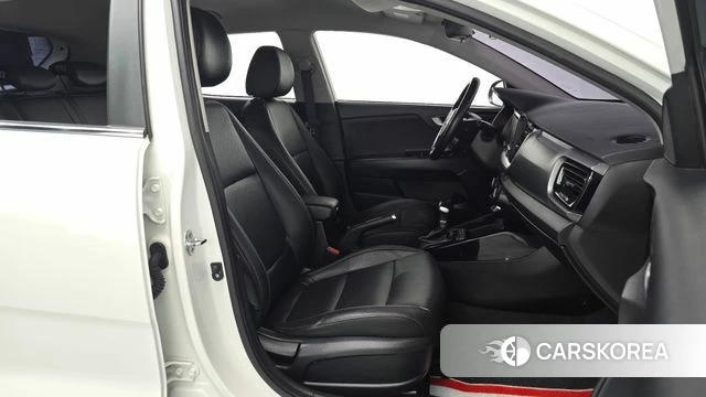 Kia Stonic 2018 Белый из Кореи, фото 2