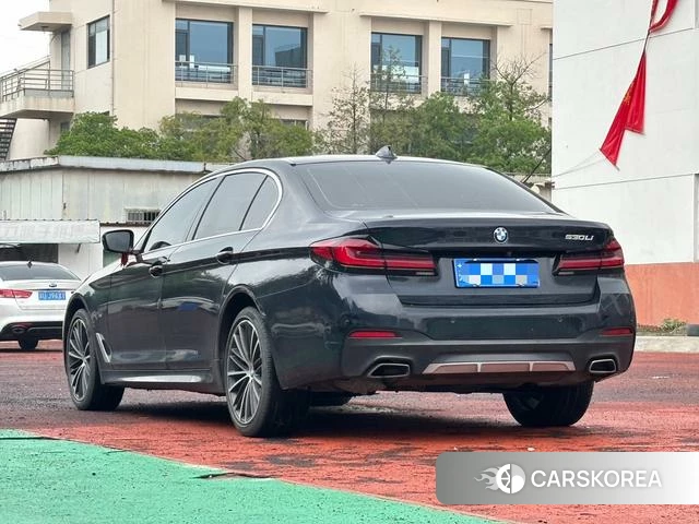 BMW 5 series 2022 Черный из Китая, фото 2