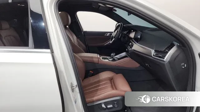 BMW X6 (G06) 2022 Белый из Кореи, фото 2